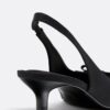 Absatzschuhe mit Kitten-Heel und Cut-Out-Details
