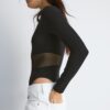 Asymmetrischer Body mit transparenten Details Asymmetrischer Body mit transparenten Details