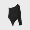 Asymmetrischer Body mit transparenten Details Asymmetrischer Body mit transparenten Details