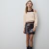 Asymmetrischer Strickpullover Asymmetrischer Strickpullover
