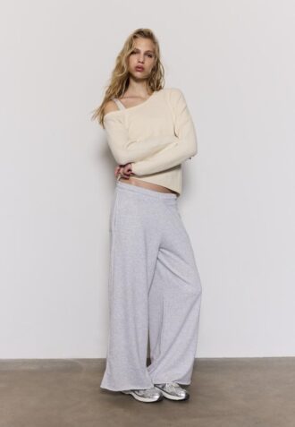 Asymmetrischer Strickpullover
