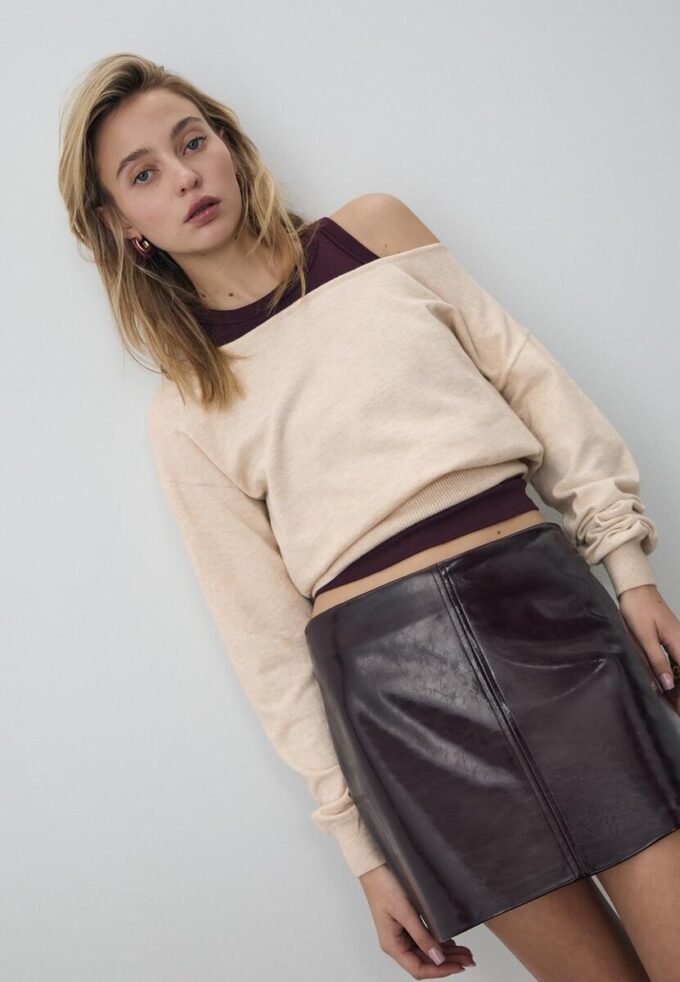 Asymmetrischer Strickpullover Asymmetrischer Strickpullover
