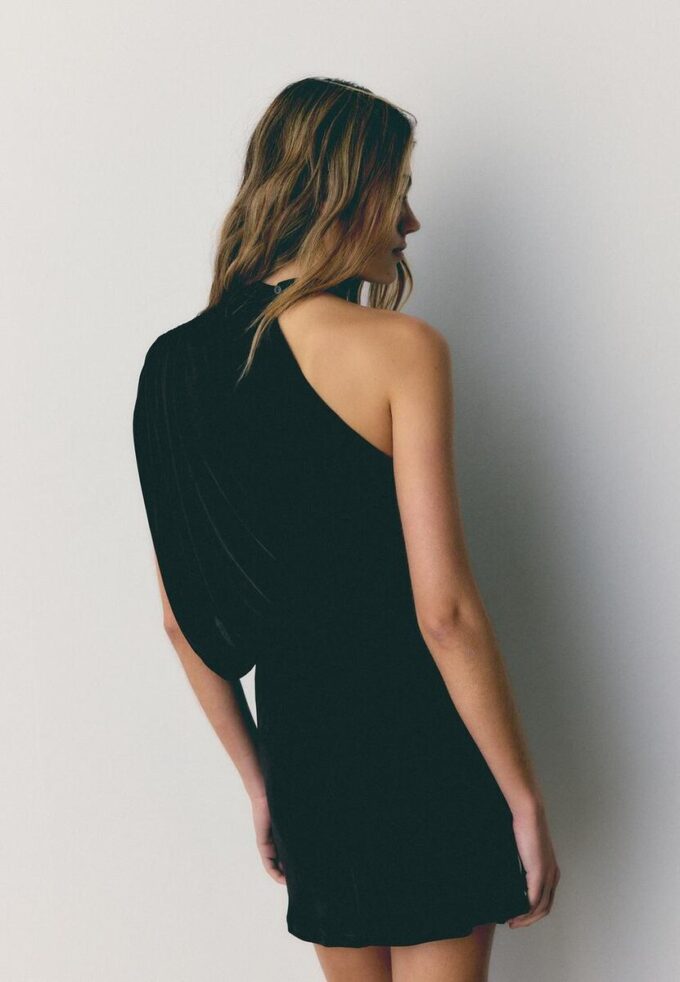 Asymmetrisches, drapiertes kurzes Short-Kleid