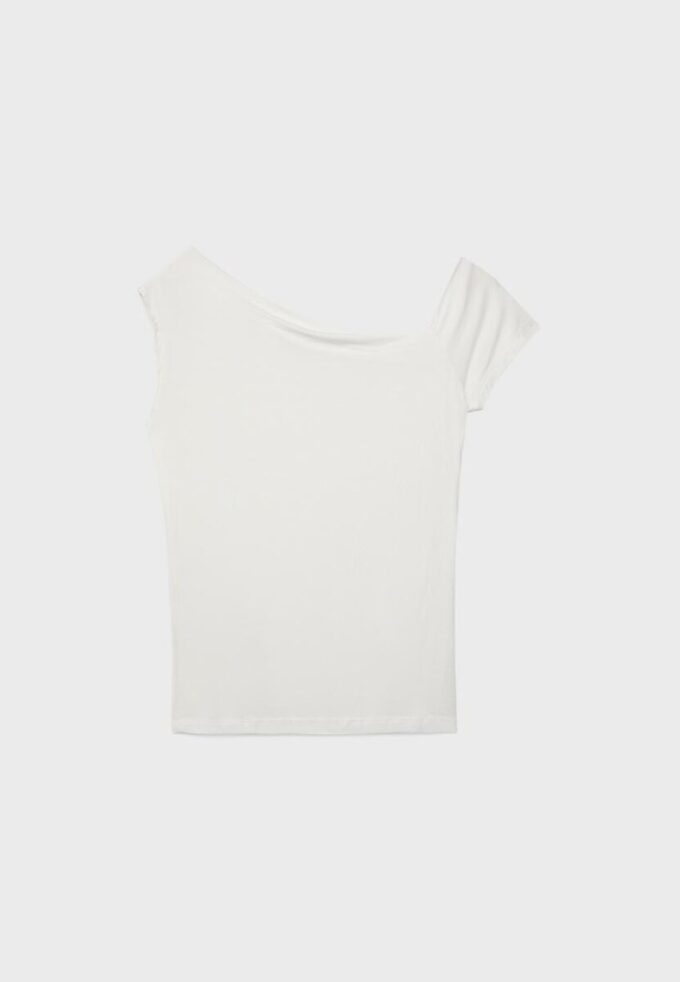 Asymmetrisches T-Shirt mit Knöpfen Asymmetrisches T-Shirt mit Knöpfen