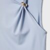 Asymmetrisches T-Shirt mit Metallschnalle Asymmetrisches T-Shirt mit Metallschnalle