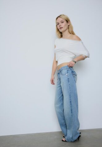 Asymmetrisches T-Shirt mit Nieten