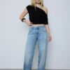 Asymmetrisches T-Shirt mit Nieten Asymmetrisches T-Shirt mit Nieten