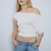 Asymmetrisches T-Shirt mit Nieten Asymmetrisches T-Shirt mit Nieten