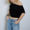 Asymmetrisches T-Shirt mit Nieten Asymmetrisches T-Shirt mit Nieten