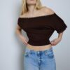 Asymmetrisches T-Shirt mit Nieten Asymmetrisches T-Shirt mit Nieten