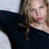 Asymmetrisches T-Shirt mit Nieten Asymmetrisches T-Shirt mit Nieten