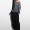 Asymmetrisches T-Shirt mit Nieten Asymmetrisches T-Shirt mit Nieten