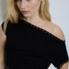 Asymmetrisches T-Shirt mit Nieten Asymmetrisches T-Shirt mit Nieten
