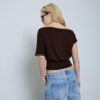 Asymmetrisches T-Shirt mit Nieten Asymmetrisches T-Shirt mit Nieten