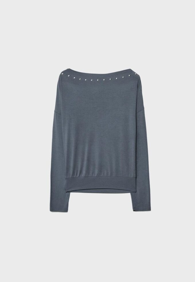 Asymmetrisches T-Shirt mit Nieten Asymmetrisches T-Shirt mit Nieten