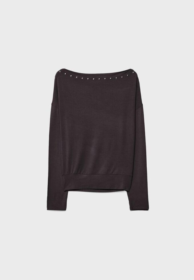 Asymmetrisches T-Shirt mit Nieten Asymmetrisches T-Shirt mit Nieten