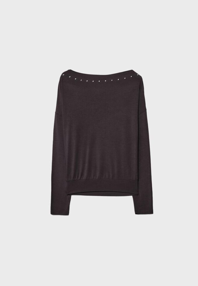 Asymmetrisches T-Shirt mit Nieten Asymmetrisches T-Shirt mit Nieten