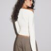 Asymmetrisches T-Shirt mit Ösen Asymmetrisches T-Shirt mit Ösen
