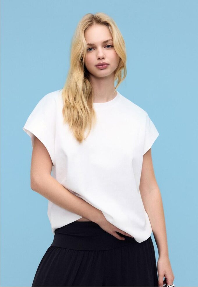 B06 Basics T-Shirt mit überschnittenen Schultern B06 Basics T-Shirt mit überschnittenen Schultern