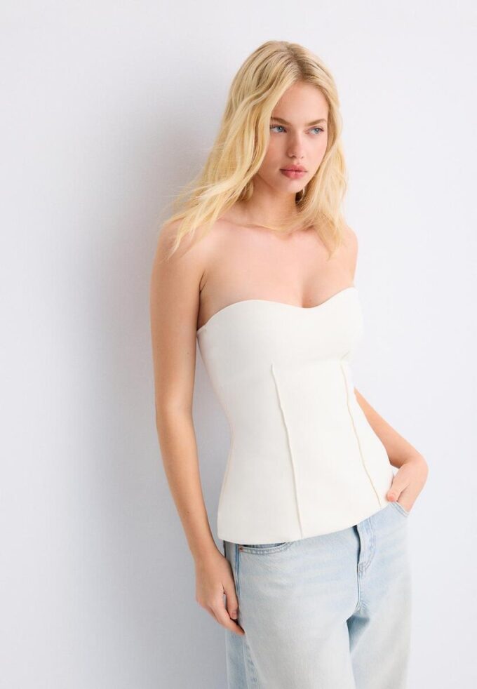 Bandeau-Oberteil mit Herzausschnitt Bandeau-Oberteil mit Herzausschnitt