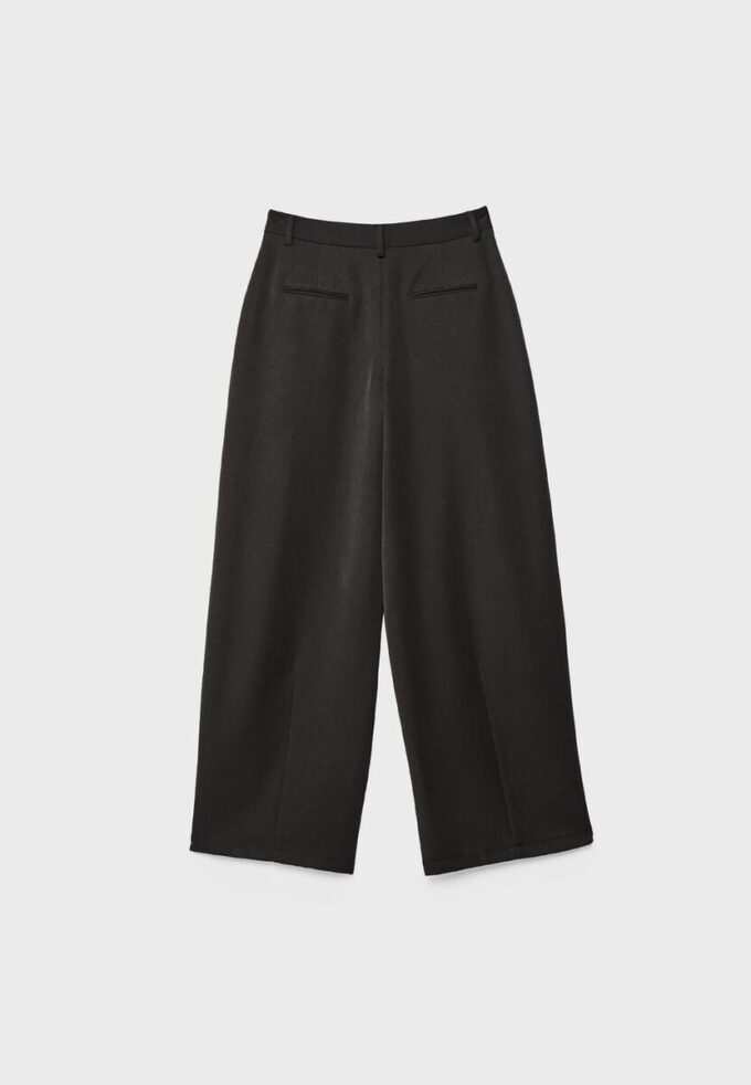 Barrel-Hose im eleganten Stil mit Abnähern