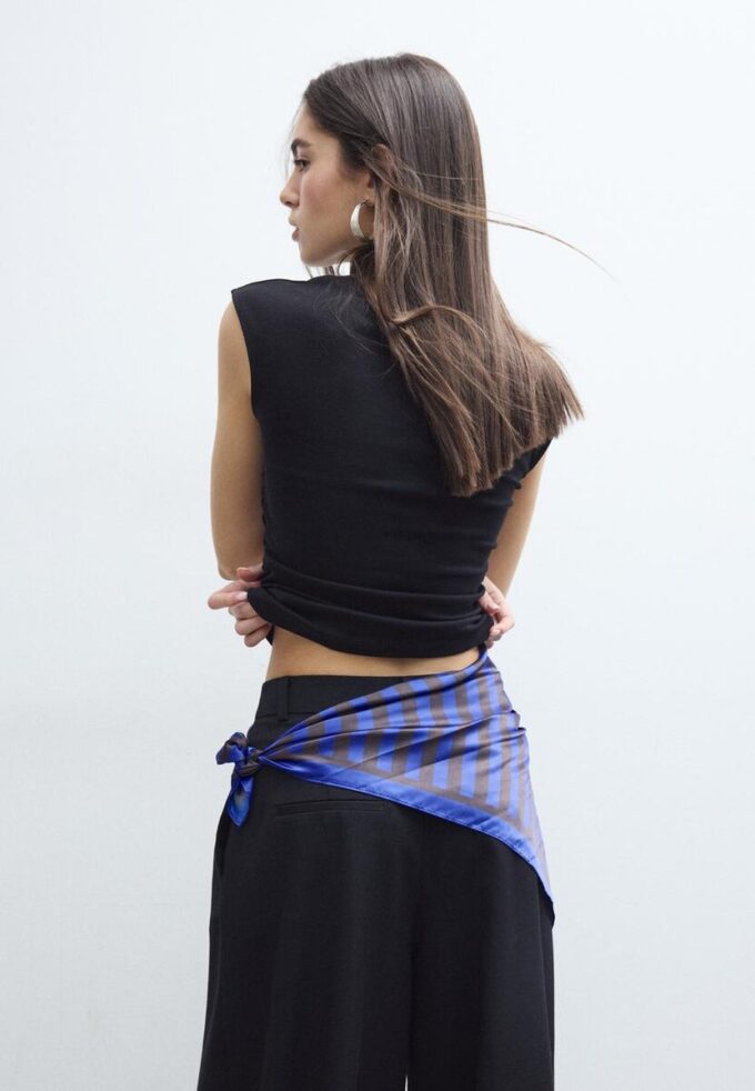 Basics gerafftes, figurbetontes T-Shirt