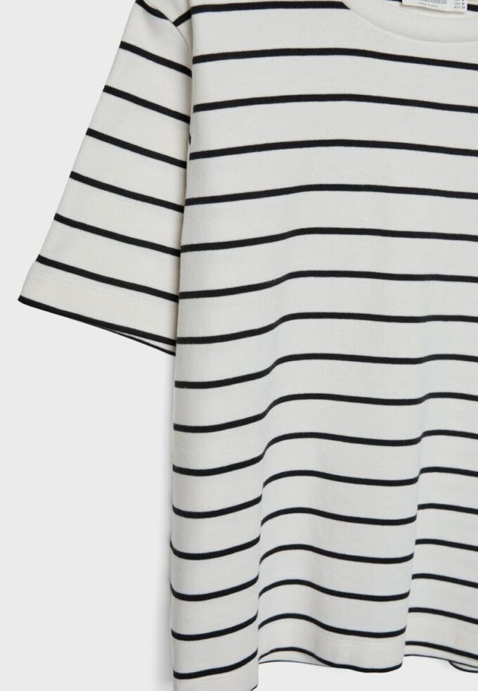 Basics Heavyweight gestreiftes T-Shirt in Regular Fit Basics Heavyweight gestreiftes T-Shirt in Regular Fit