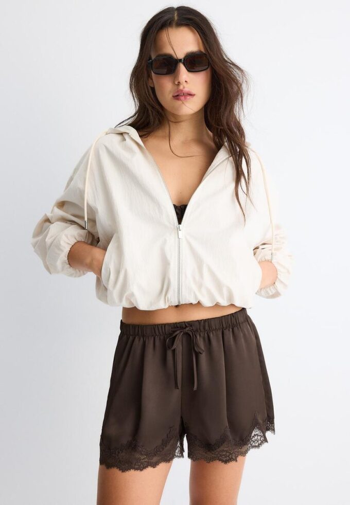 Basics-Kapuzenjacke aus Nylon Basics-Kapuzenjacke aus Nylon