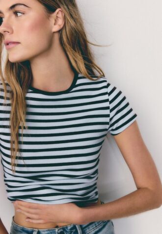Basics Slim Fit gestreiftes T-Shirt
