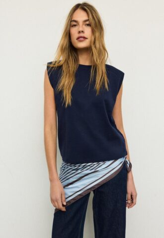 Basics-T-Shirt mit gepolsterten Schultern