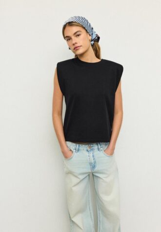 Basics-T-Shirt mit gepolsterten Schultern