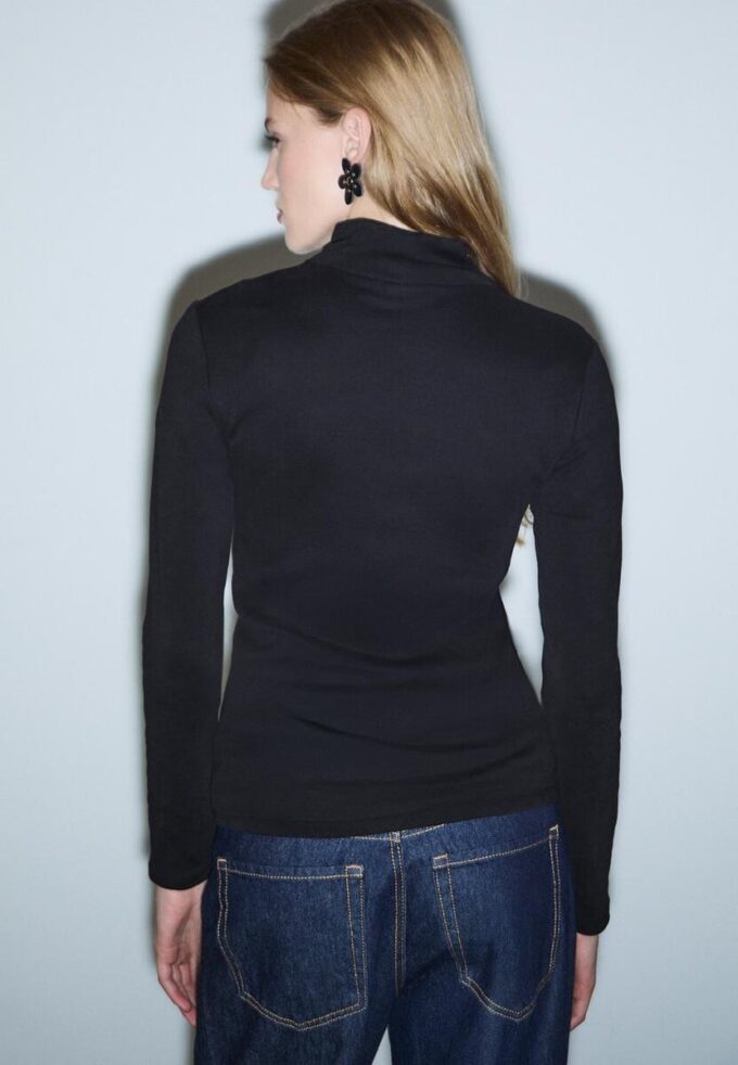 Basics T-Shirt mit hohem Kragen Basics T-Shirt mit hohem Kragen
