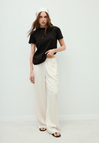 Basics-T-Shirt mit normaler Passform und Soft Touch-Gefühl
