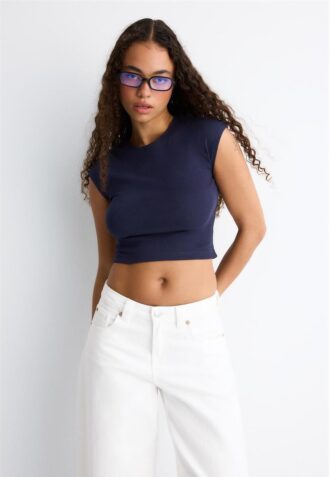 Basics tailliertes Crop-T-Shirt