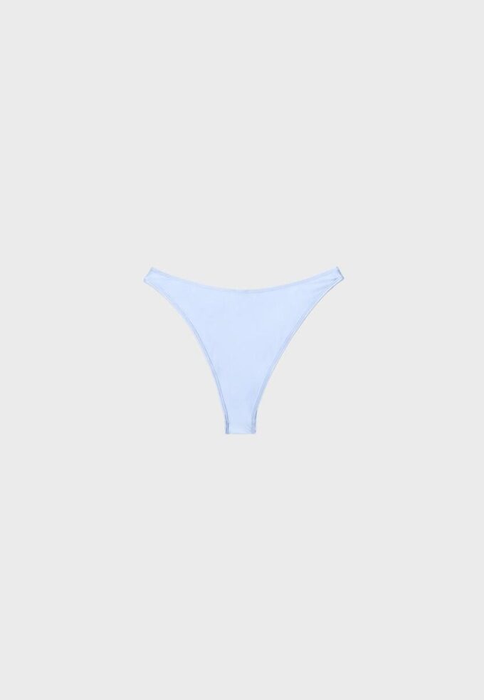 Basics-Version des brasilianischen Bikini-Slips aus Satin Basics-Version des brasilianischen Bikini-Slips aus Satin
