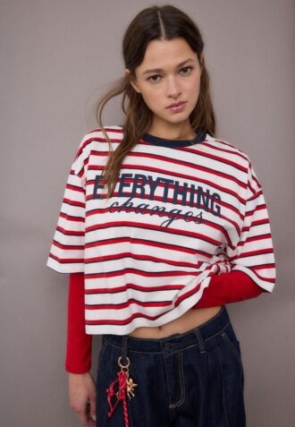 Bedrucktes, gestreiftes Kurzarm-T-Shirt