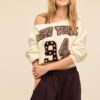 Bedrucktes Sweatshirt mit U-Boot-Ausschnitt Bedrucktes Sweatshirt mit U-Boot-Ausschnitt