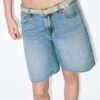 Bermudashorts aus Denim mit Gürtel Bermudashorts aus Denim mit Gürtel