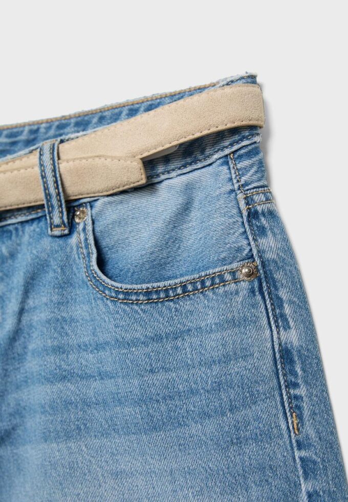 Bermudashorts aus Denim mit Gürtel Bermudashorts aus Denim mit Gürtel
