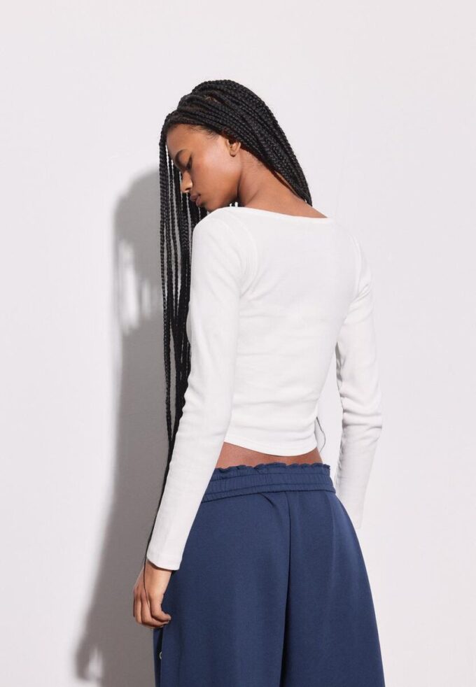 Bluse mit Knöpfen