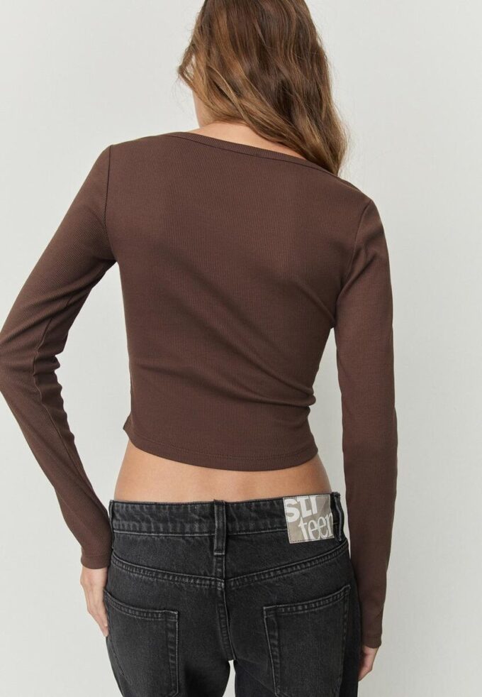 Bluse mit Knöpfen