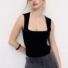 Body aus Polyamid mit quadratischem Ausschnitt Body aus Polyamid mit quadratischem Ausschnitt
