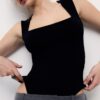 Body aus Polyamid mit quadratischem Ausschnitt Body aus Polyamid mit quadratischem Ausschnitt