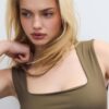 Body aus Polyamid mit quadratischem Ausschnitt Body aus Polyamid mit quadratischem Ausschnitt