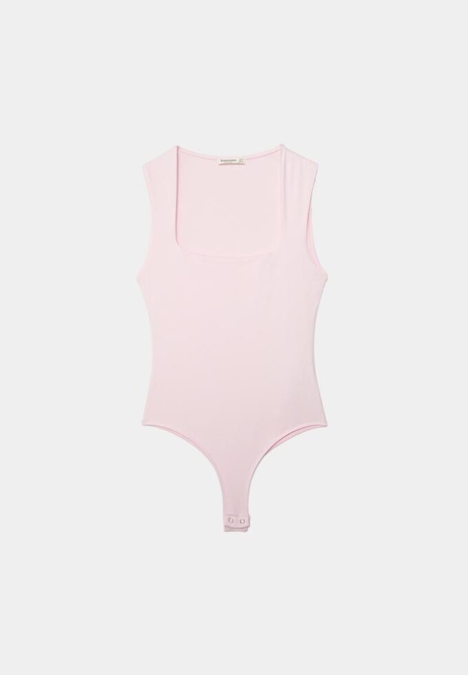 Body aus Polyamid mit quadratischem Ausschnitt Body aus Polyamid mit quadratischem Ausschnitt