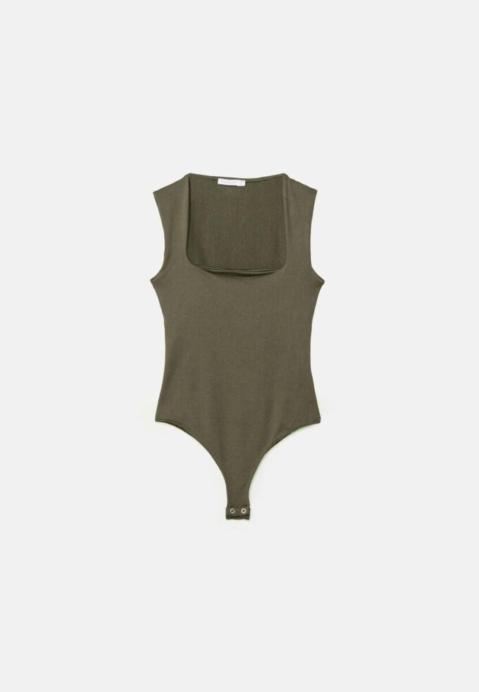 Body aus Polyamid mit quadratischem Ausschnitt Body aus Polyamid mit quadratischem Ausschnitt