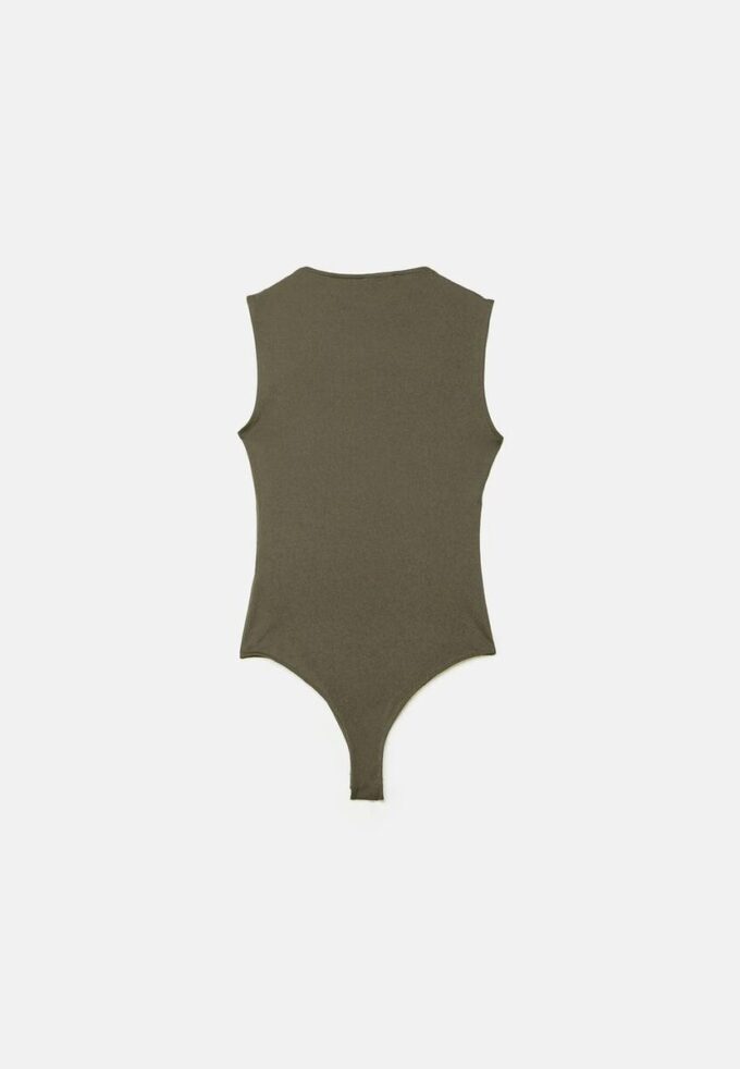 Body aus Polyamid mit quadratischem Ausschnitt Body aus Polyamid mit quadratischem Ausschnitt