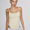 Body mit blonden Spitzendetails Body mit blonden Spitzendetails