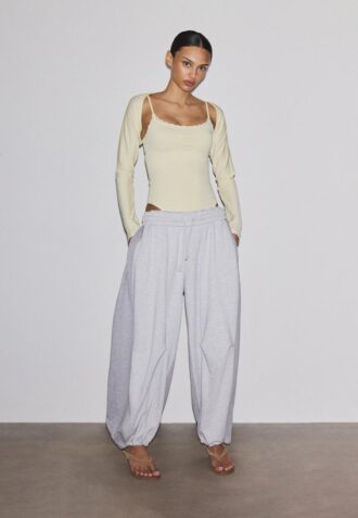 Body mit blonden Spitzendetails