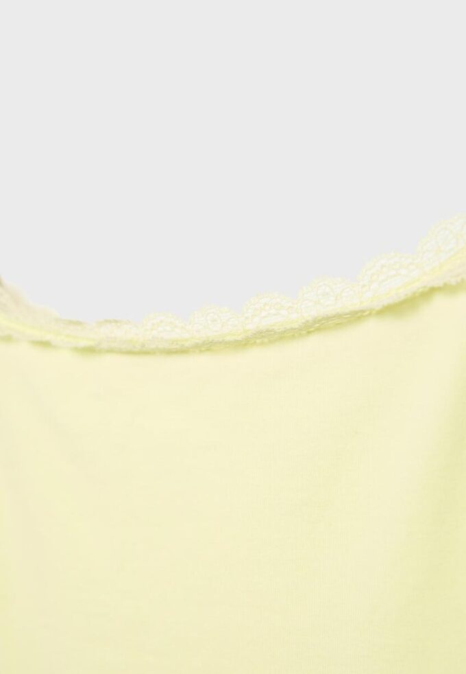 Body mit blonden Spitzendetails Body mit blonden Spitzendetails